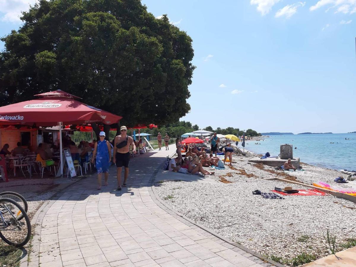 Apartman Deni Peroj Esterno foto